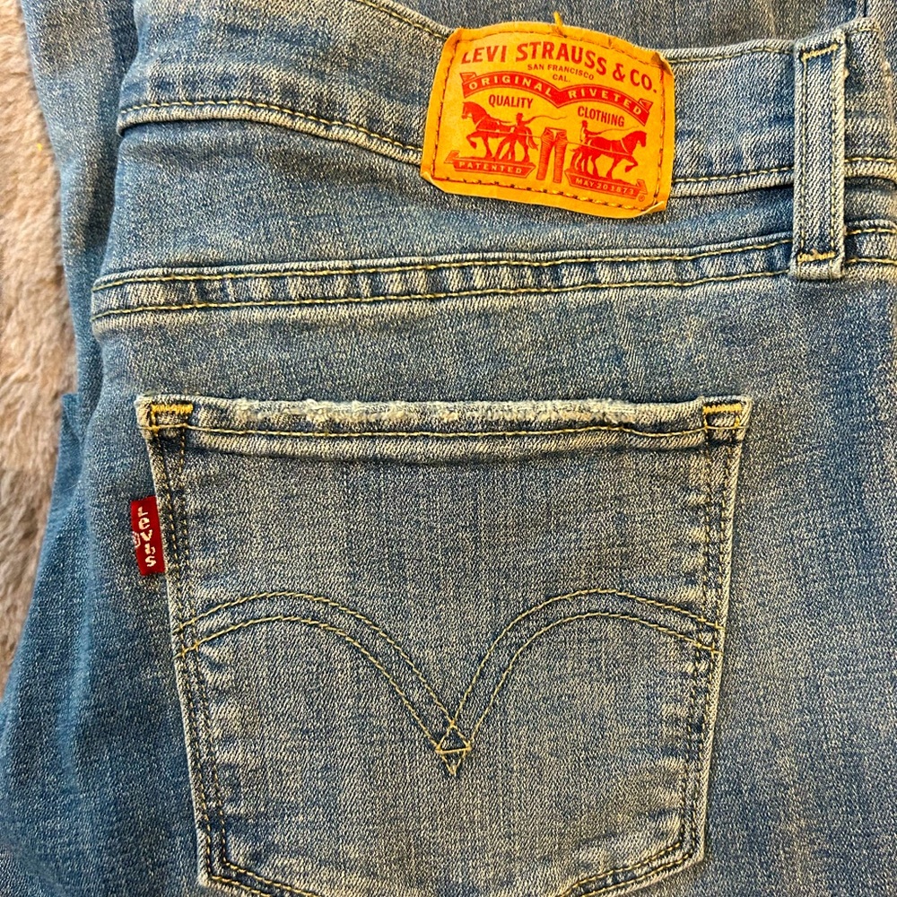 Levi's Classic Blue Jeans with Red Tab